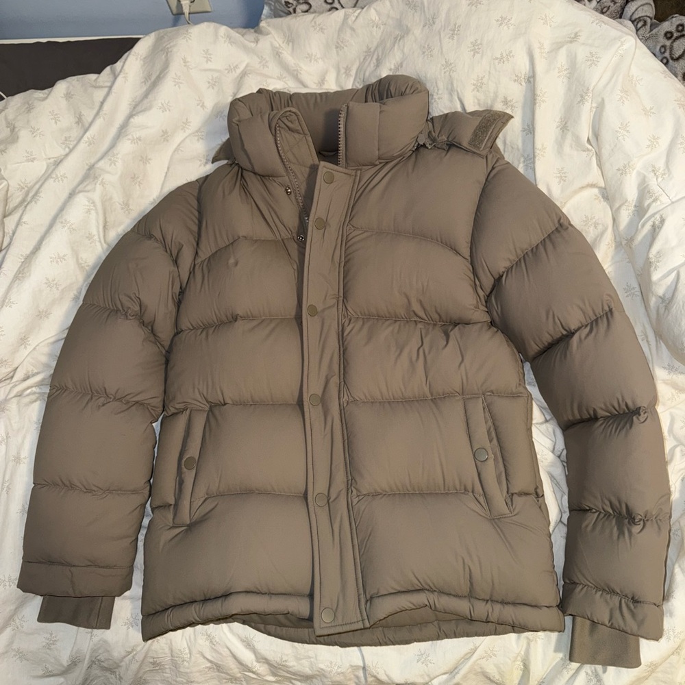 Aritzia TNA SuperPuff